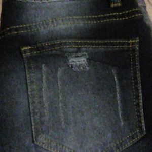 Shein Womens ( Xs) skinny ripped jeans.